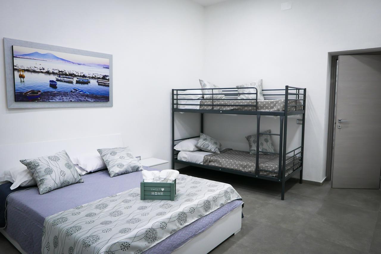 Holiday House Toto Villa เนเปิลส์ ภายนอก รูปภาพ