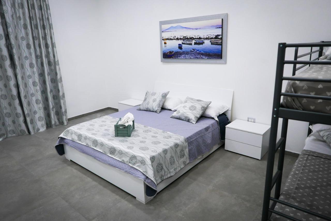 Holiday House Toto Villa เนเปิลส์ ภายนอก รูปภาพ